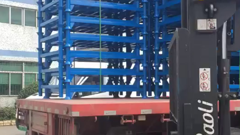 Warehouse Pallet Racks Loading